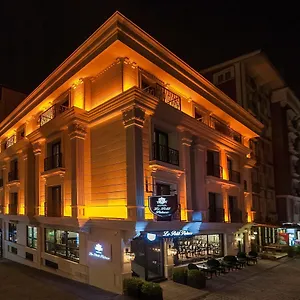 le-petit-palace-hotel.istanbul-turkeyhotels.com/